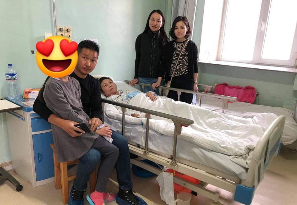 Т.Ганболд ээжийгээ босгохоор зүтгэж яваа охидод байр авч өгөхөөр боллоо