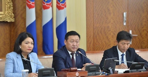 МАН: Банкны салбарын хүүг бууруулж, илүү зардлыг танана