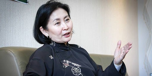 "100 асуулт" нэвтрүүлгийн энэ удаагийн зочноор УИХ-ын гишүүн Загдхүүгийн НАРАНТУЯА уригдан оролцлоо
