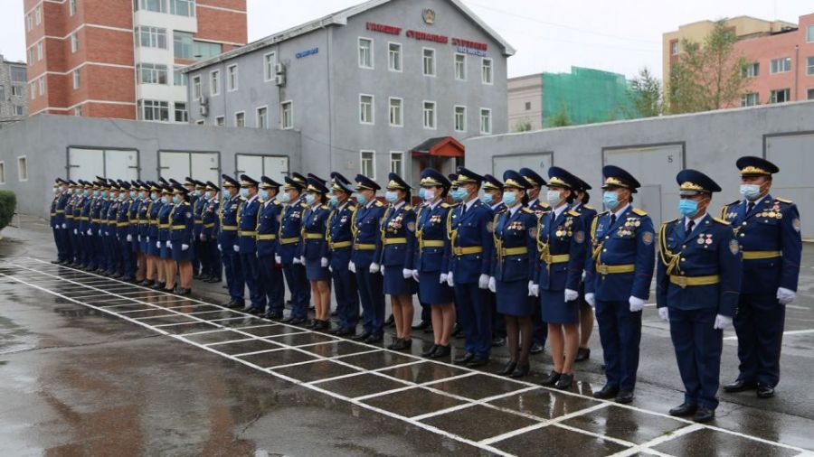 Онцгой байдлын алба хаагчдад шагнал, цол гардуулав