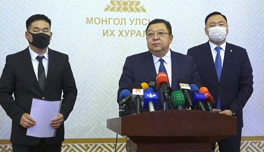 Ардчилсан намын даргын сонгуульд нэр дэвшигчийг бүртгэж эхэлсэн талаар тус намын дарга С.Эрдэнэ Төрийн ордонд өнөөдөр мэдээлэв.
