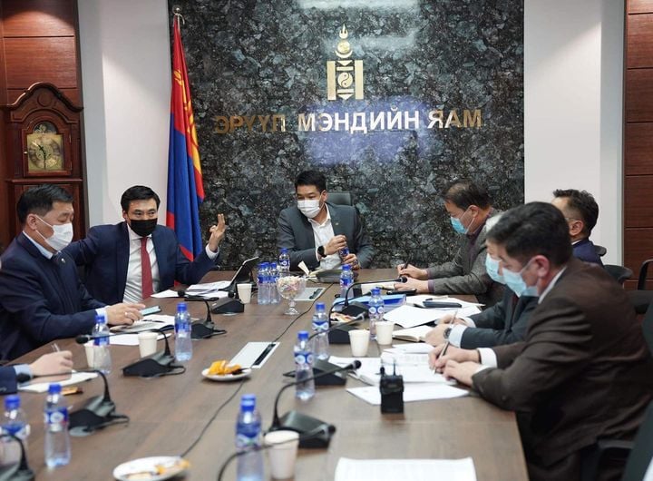 С.Амарсайхан: Хөнгөн хэлбэрээр өвчилсөн иргэдийг гэрт нь тусгаарлана.