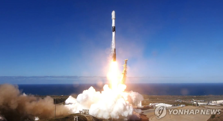 БНСУ тагнуулын анхны хиймэл дагуулаа “Falcon 9” пуужингаар хөөргөсөн
