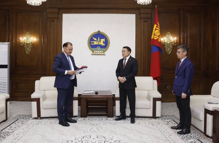 Монгол Улсын хөгжлийн 2026 оны төлөвлөгөө батлах тухай тогтоолын төслийг өргөн мэдүүлэв
