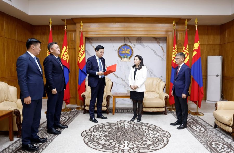 Төсвийн хүрээний мэдэгдэл, Төсвийн төсөөллийн тухай хуульд өөрчлөлт оруулах тухай хуулийн төслийг өргөн барив