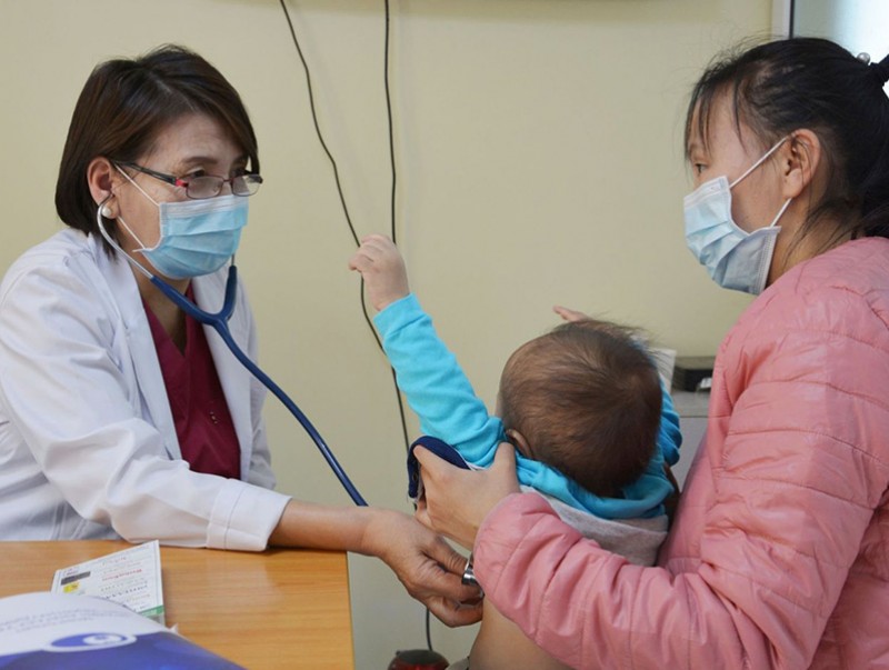 Томуу, томуу төст өвчний үед хүүхдэд шингэнийг энгийн үеийнхээс хоёр дахин их уулгах хэрэгтэй