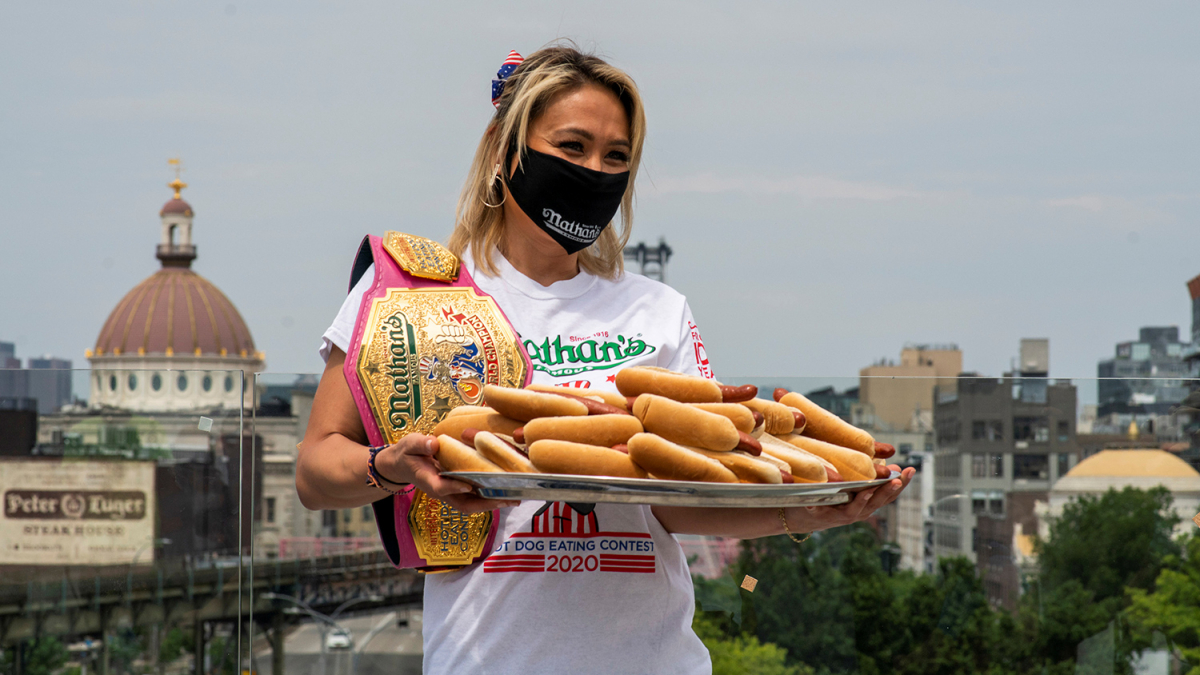 600 секундэд 48 хот-дог идэж, рекорд тогтоолоо