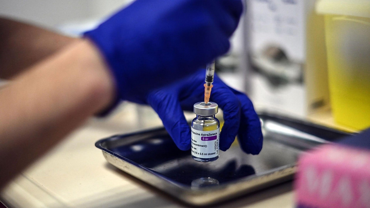 Европын эмийн агентлаг "AstraZeneca"-г АЮУЛГҮЙ гэж үзлээ.