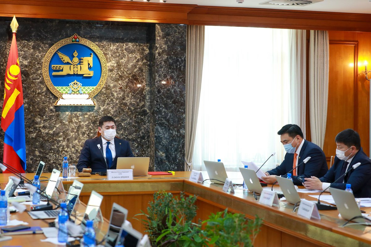 Засгийн газар өнөөдөр ээлжит бусаар хуралдаж байна.