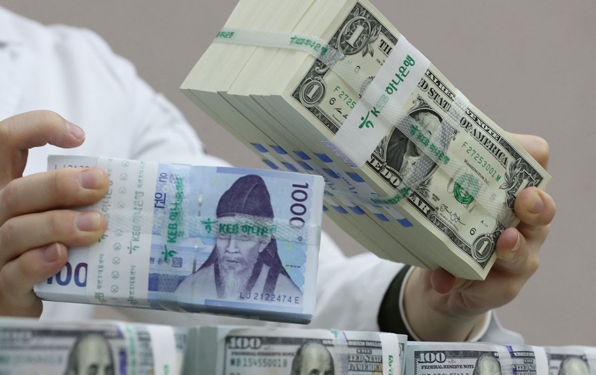 БНСУ-ын гадаад өр түүхэндээ анх удаа 1000 их наяд вон давжээ.