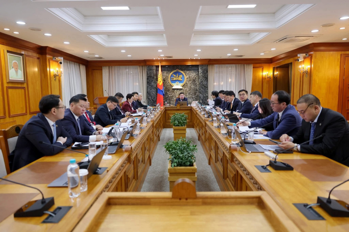 Засгийн газрын ээлжит хуралдаан Төрийн ордонд эхэллээ.