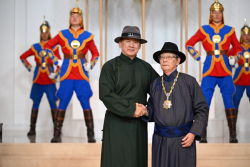 Тэргүүн зэргийн “Чингис хаан” одонг академич С.Нарангэрэлд хүртээлээ