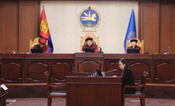 Үндсэн хуулийн цэцийн дунд суудлын хуралдаан боллоо