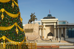 Төв талбайн сүлд модны гэрлийг маргааш 19:00 цагт асаана