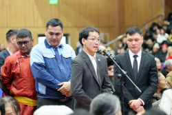 Авлига, газрын маргаан, хариуцлагагүй уул уурхайг цэгцэлж өгөхийг дорноговьчууд Ерөнхий сайдаас хүслээ