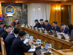 ЗГ: Гашуунсухайт боомтод хууль бусаар газар эзэмшиж, төрийн мэдлийн зам ашиглаж байсан “Смарт Эко Транс” компанитай холбоотой тогтоолыг хүчингүй болгоно