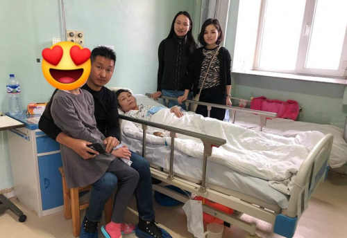 Т.Ганболд ээжийгээ босгохоор зүтгэж яваа охидод байр авч өгөхөөр боллоо