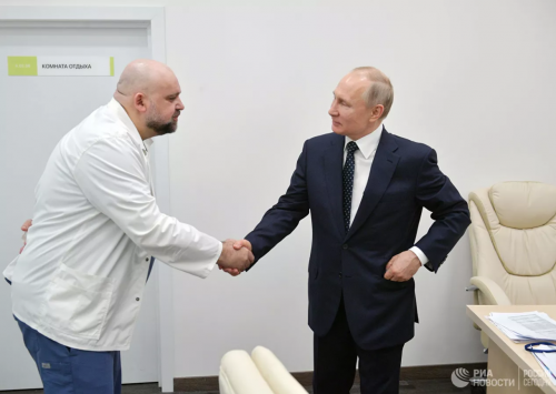 В.Путин коронавирустэй тэмцэж буй эмч нарт даатгалын баталгаа олгожээ