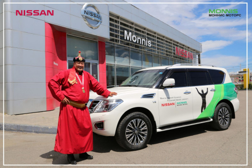 Шинэ аварга П.Бүрэнтөгс "NISSAN PATROL Y62" автомашинаа хүлээн авч буй агшин...