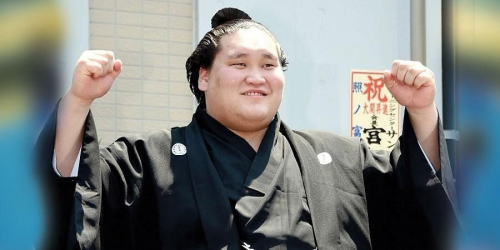 Тэрүнофүжи: Томчуудтай гар зөрүүлэх зорилготой