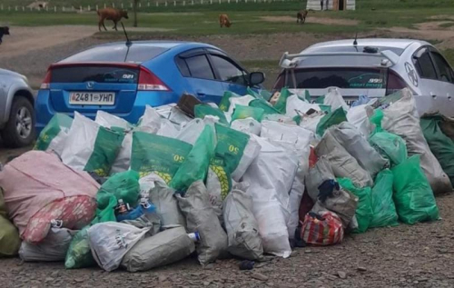 Дотоодын аялагчид "Ирлээ, явлаа, цэвэр" аялж байна