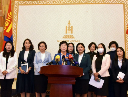 Эмэгтэй гишүүдийн бүлгийн даргаар Улсын Их Хурлын гишүүн Д.Сарангэрэл сонгогдлоо