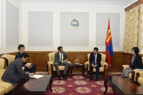 УИХ-ын Тамгын газрын Парламентын судалгааны хүрээлэн Конрад-Аденауэр сантай хамтарч ажиллана