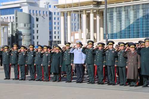 Алтан мөрдэст генералуудад хүндэтгэл үзүүллээ