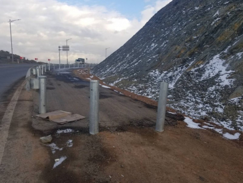 Богд уулын арын дугуйн замаар автомашинтай зорчих зөрчил гарах болсон тул хамгаалалт хийжээ