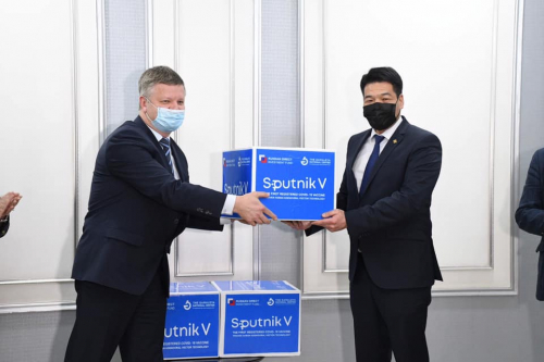 Манай улс 3 дахь вакцинаа ОХУ-аас хүлээн авлаа