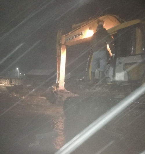 Үргэлжлэн орсон цас, борооны улмаас уулын ус гэнэт буужээ.