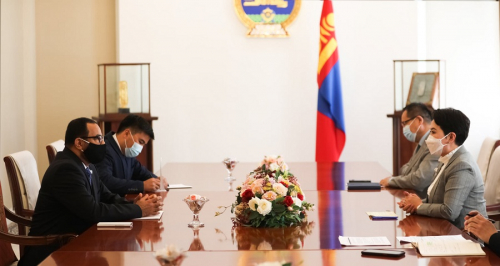 Гадаад харилцааны сайд Б.Батцэцэг Эмиратын Элчин сайдыг хүлээн авч уулзав