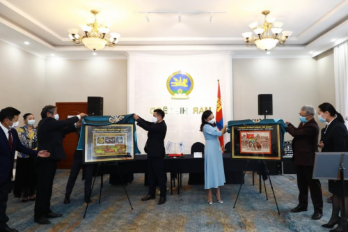 “Ардын хувьсгалын 100 жил” сэдэвт маркийн нээлт өнөөдөр Соёлын яаманд боллоо.