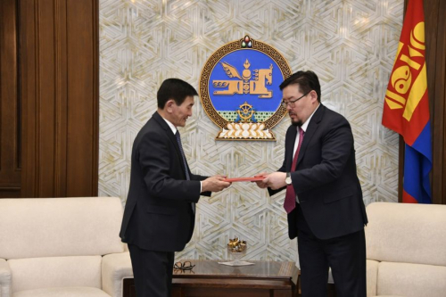 “Хөтөлийн цемент шохой” ТӨХК-ийг хувьчлахгүй байх тухай тогтоолын төсөл өргөн мэдүүлэв