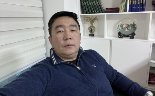 Мөнх-Эрдэнийг суллаж, зорчих эрхийг нь хязгаарлалаа