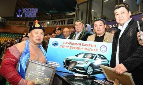 НАУРЫЗЫН БАРИЛДААНД ДАЯН АВАРГА Н.БАТСУУРЬ ТҮРҮҮЛЛЭЭ