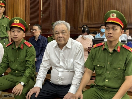 Вьетнам улсын шингэн хүнсний магнат найман жилийн хорих ял сонслоо
