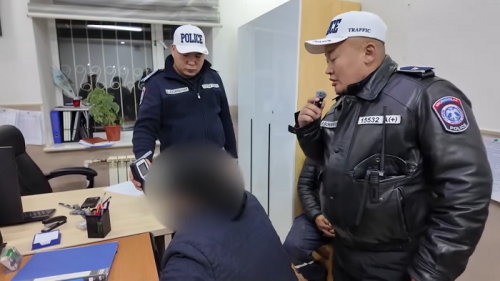 Дураараа биш дүрмээрээ явах хэрэгтэй.