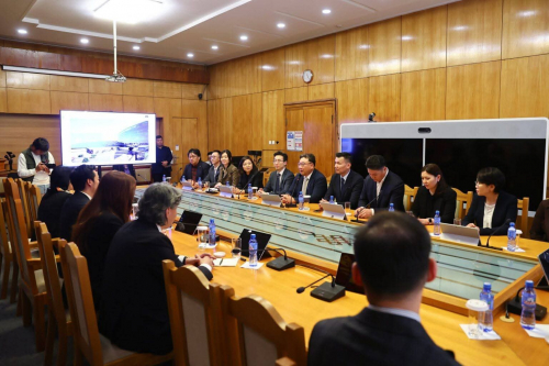 Эд эс, эрхтэн шилжүүлэн суулгах төв таван хүнд амьд донороос элэг шилжүүлэн суулгалаа