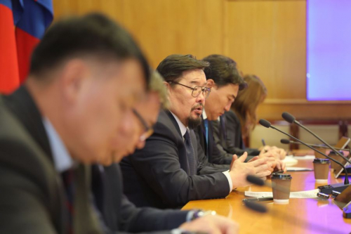 Ерөнхий сайд Г.Занданшатар нүүрсний хулгайтай тэмцэх Тусгай ажлын хэсэг байгууллаа.