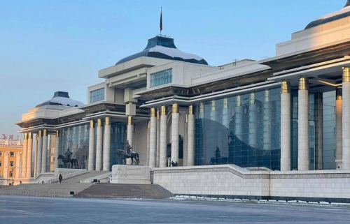 Сайд нарын зөвлөхүүдийг цомхотгож, дэд сайд нарыг томиллоо