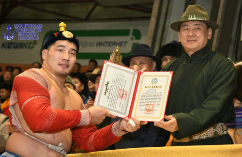 Улсын арслан Б.Орхонбаяр хоёр дахь удаагаа “Ерөнхийлөгчийн цом”-ын эзэн боллоо