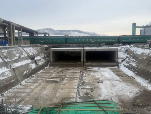 “Гермес” худалдааны төвийн нүхэн гарцын туннелийн их биеийн бүтээцийг түлхэх технологиор хийж дууслаа 2025