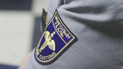 Олон удаагийн үйлдлээр их хэмжээний авлига авсан гаалийн байцаагчдыг саатууллаа